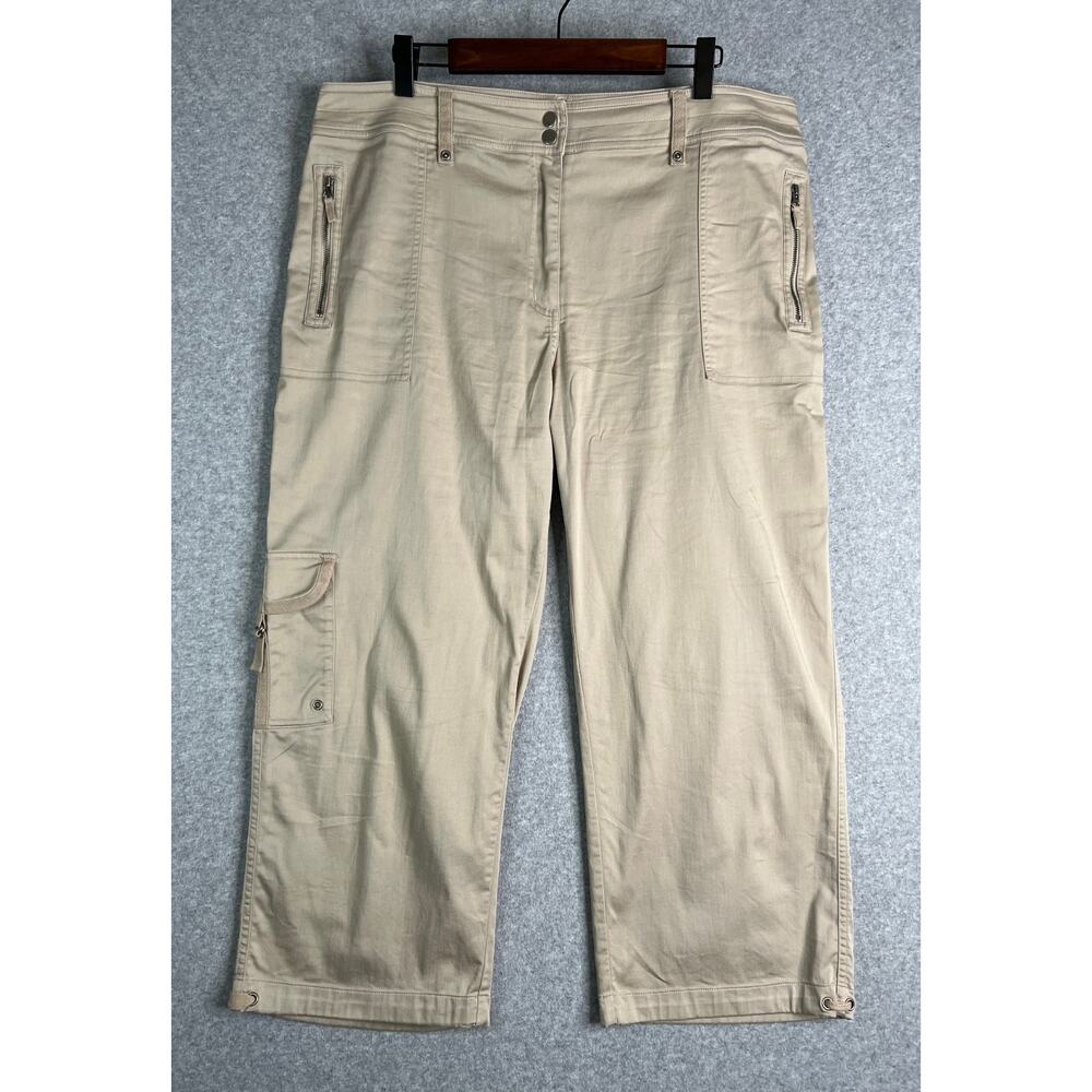 Chico's Beige Khaki Cargo Capri Pant Chico Size 3  Stretch Cotton Nylon Womens